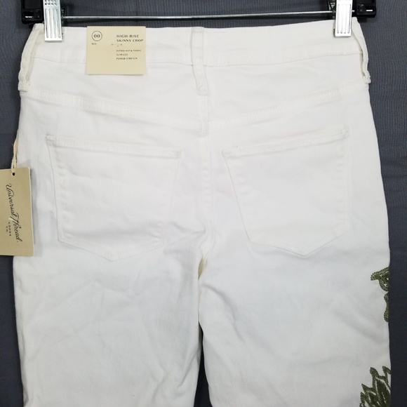 Universal Thread White Jeans w Green Embroidery 00 - Picture 7 of 8